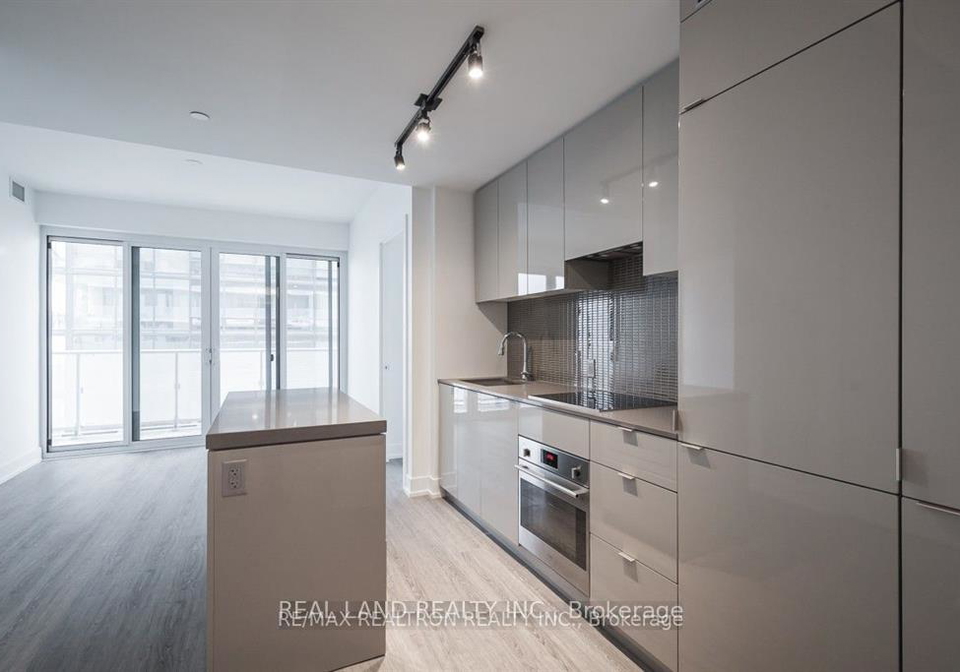 7-grenville-street-toronto-ontario-c13066366