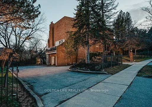 1-garnier-court-north-york-ontario-c13066450