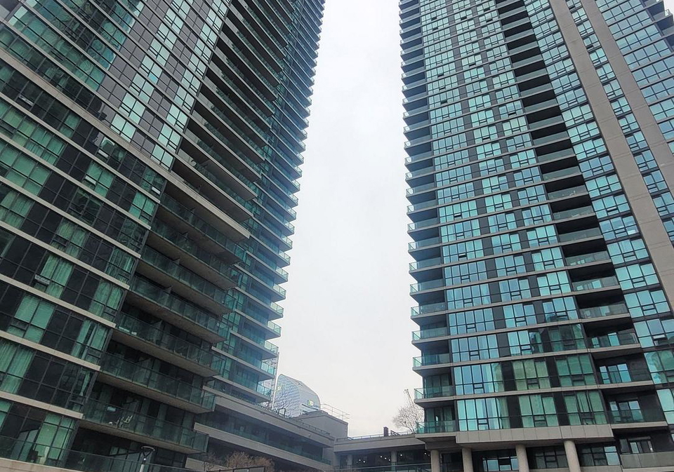 33-bay-street-toronto-ontario-c13066566
