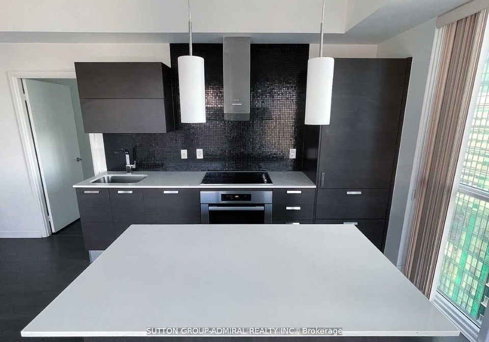9-bogert-avenue-toronto-ontario-c13066578