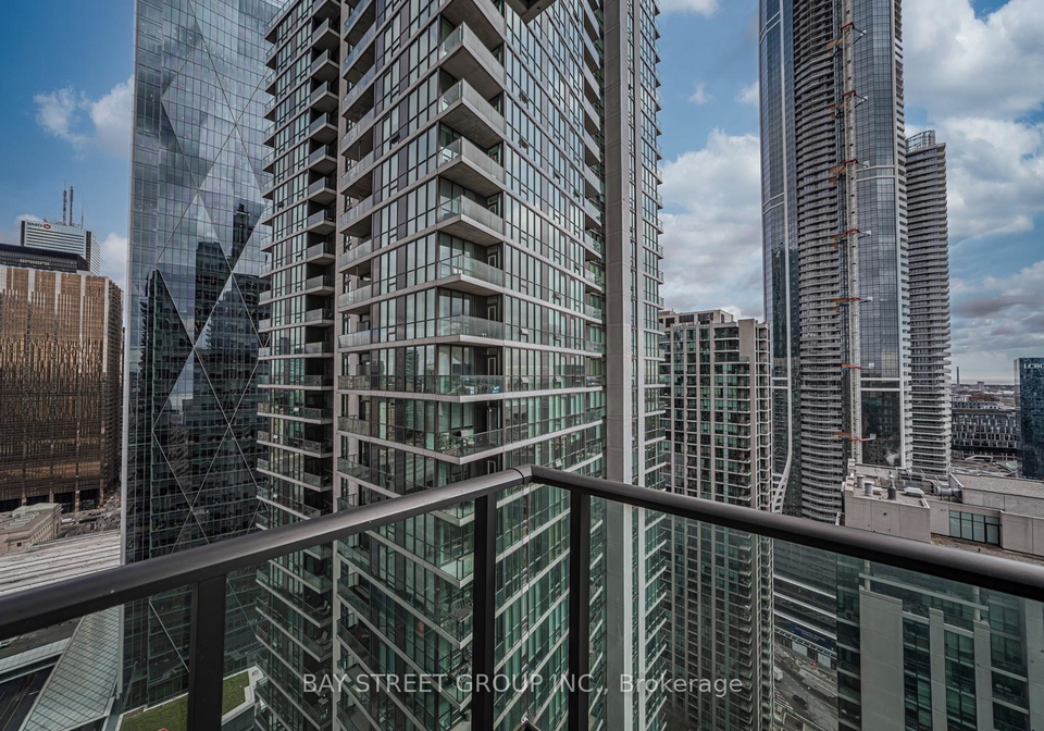33-bay-street-toronto-ontario-c13066586