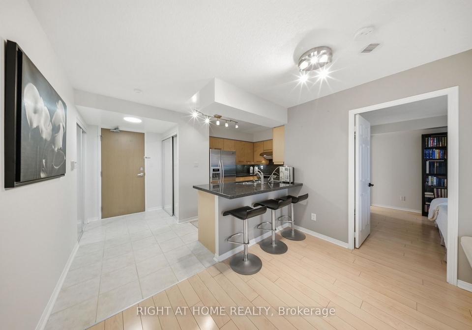 233-beecroft-road-toronto-ontario-c13066664