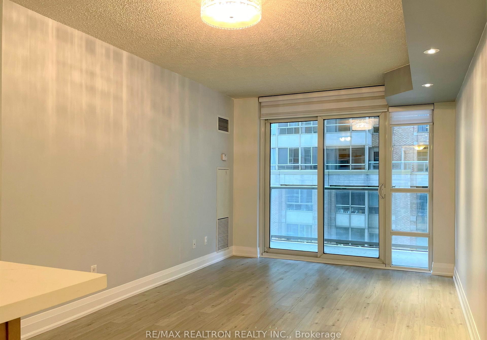 761-bay-street-toronto-ontario-c13066790