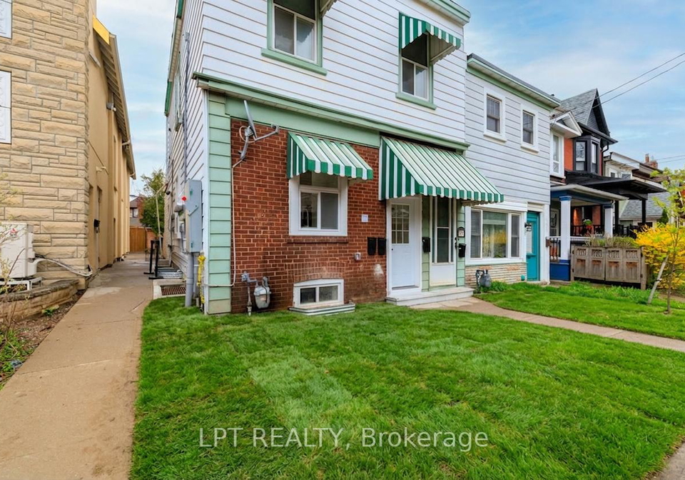 627-crawford-street-toronto-ontario-c13067098