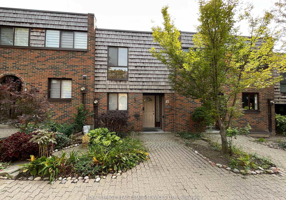10-yetta-shepway-north-york-ontario-c13067202