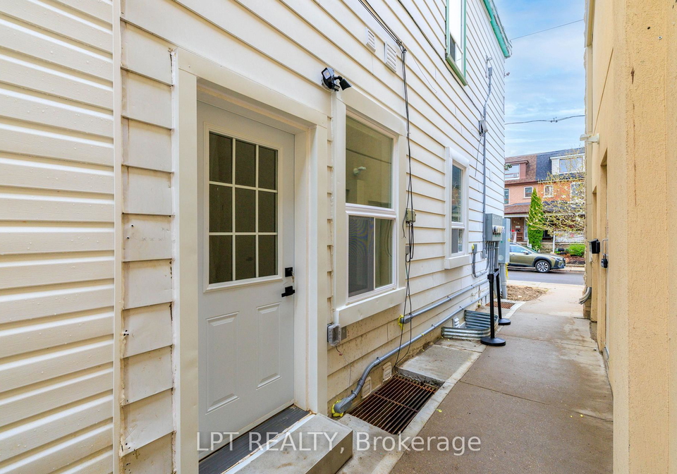 627-crawford-street-toronto-ontario-c13067246