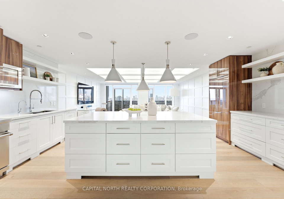 330-richmond-street-w-toronto-ontario-c13067312