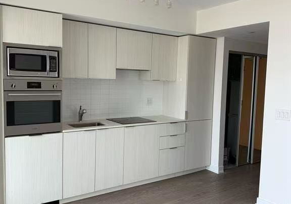 11-wellesley-street-w-toronto-ontario-c13067424