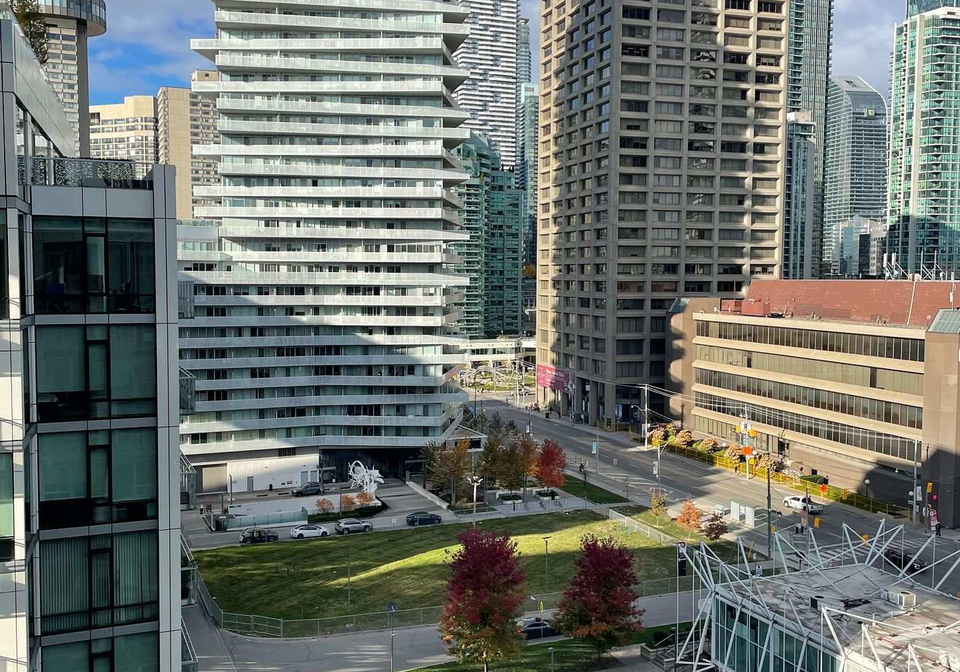 39-queens-quay-e-toronto-ontario-c13067434
