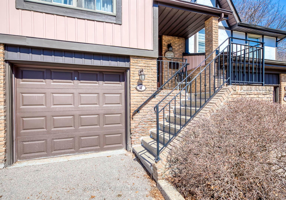 4-english-ivyway-north-york-ontario-c13067600