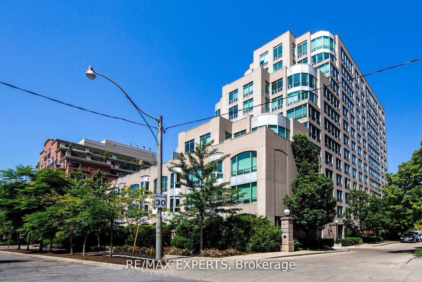 942-yonge-street-toronto-ontario-c13067802