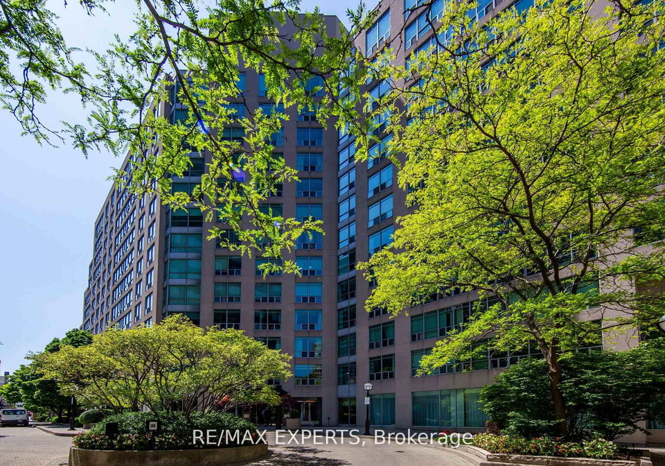 942-yonge-street-toronto-ontario-c13067802