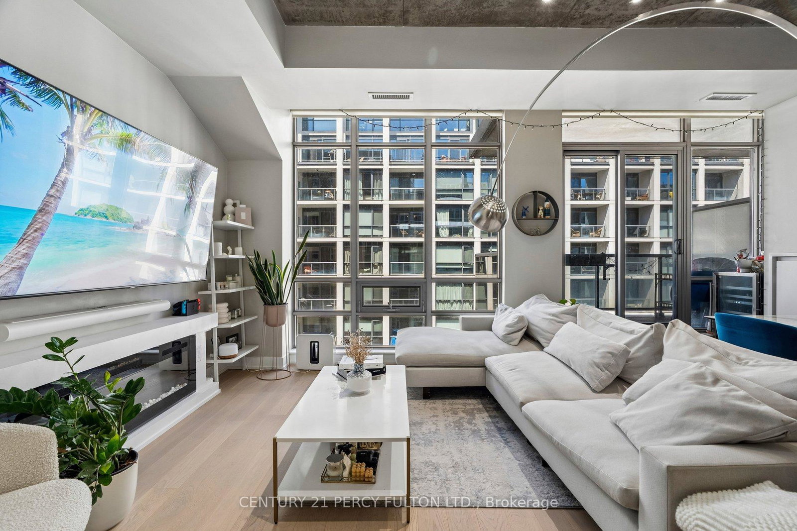 399-adelaide-street-w-toronto-ontario-c13067820