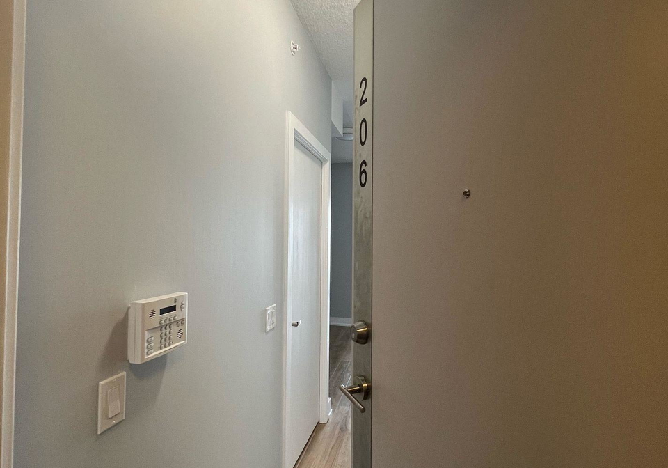 128-fairview-mall-drive-north-york-ontario-c13067928