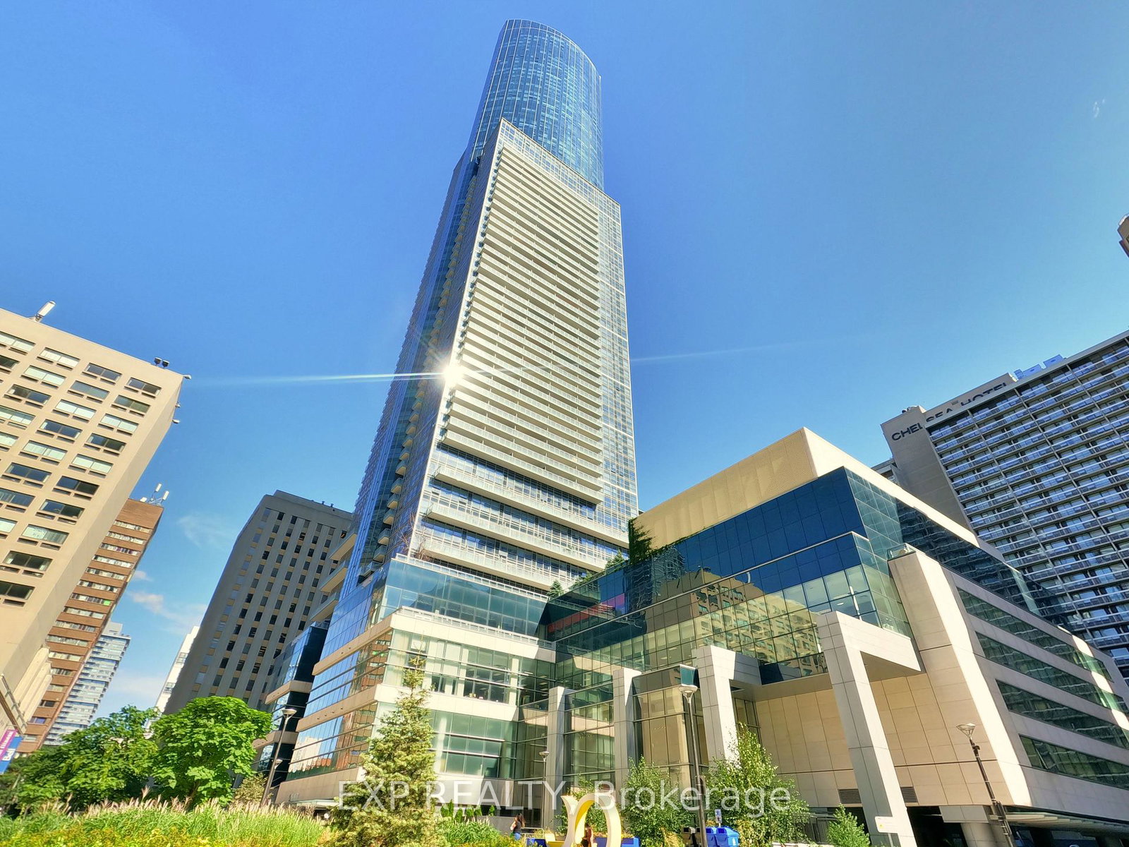 386-yonge-street-toronto-ontario-c13068240