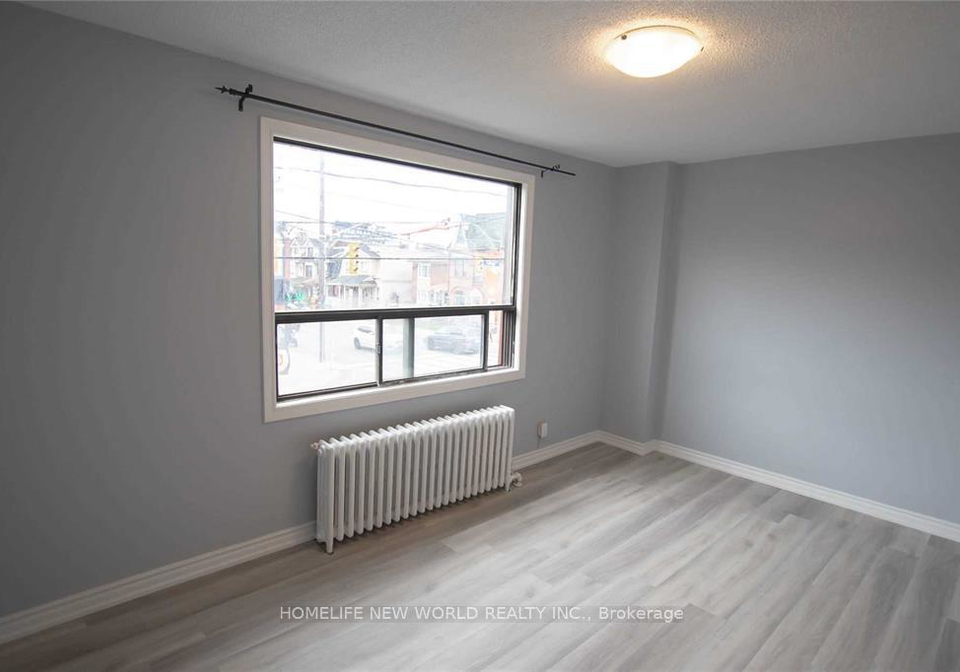 1104-college-street-toronto-ontario-c13068342
