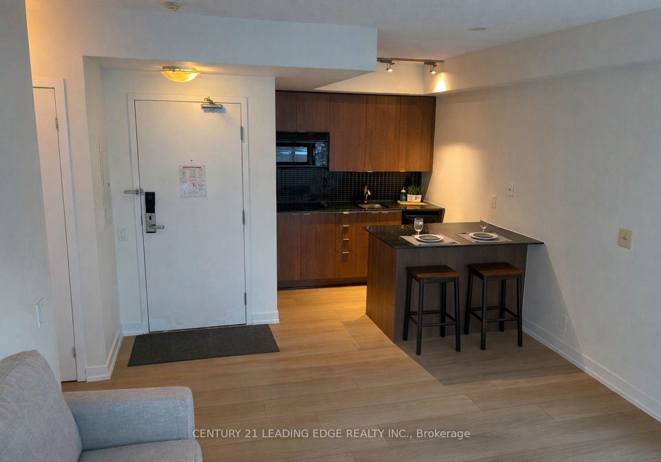 8-colborne-street-toronto-ontario-c13068512