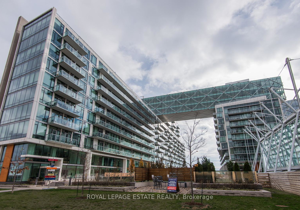 39-queens-quay-e-toronto-ontario-c13068570