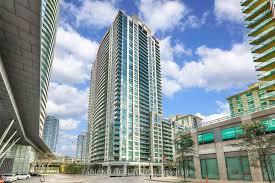19-grand-trunk-crescent-toronto-ontario-c13068596