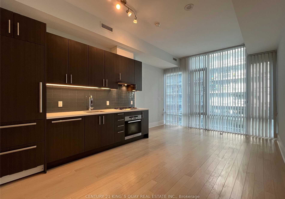 29-queens-quay-e-toronto-ontario-c13068704