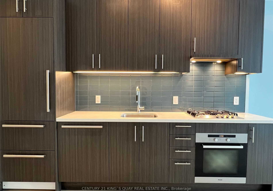 29-queens-quay-e-toronto-ontario-c13068704