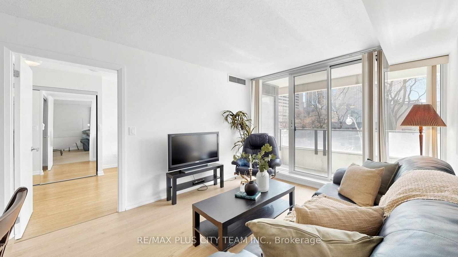 111-elizabeth-street-toronto-ontario-c13068888