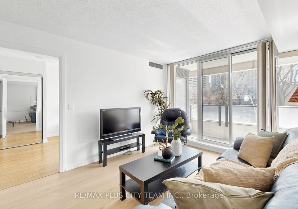 111-elizabeth-street-toronto-ontario-c13068888