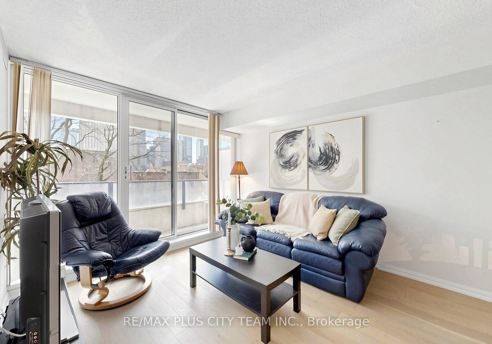 111-elizabeth-street-toronto-ontario-c13068888
