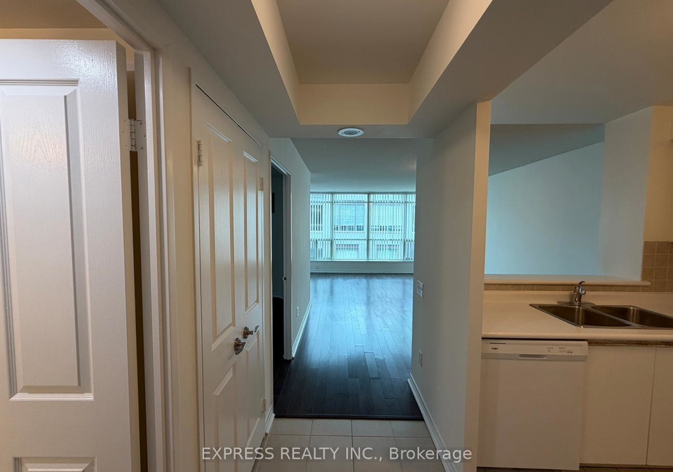 942-yonge-street-toronto-ontario-c13069080