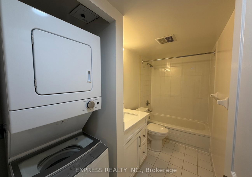 942-yonge-street-toronto-ontario-c13069080