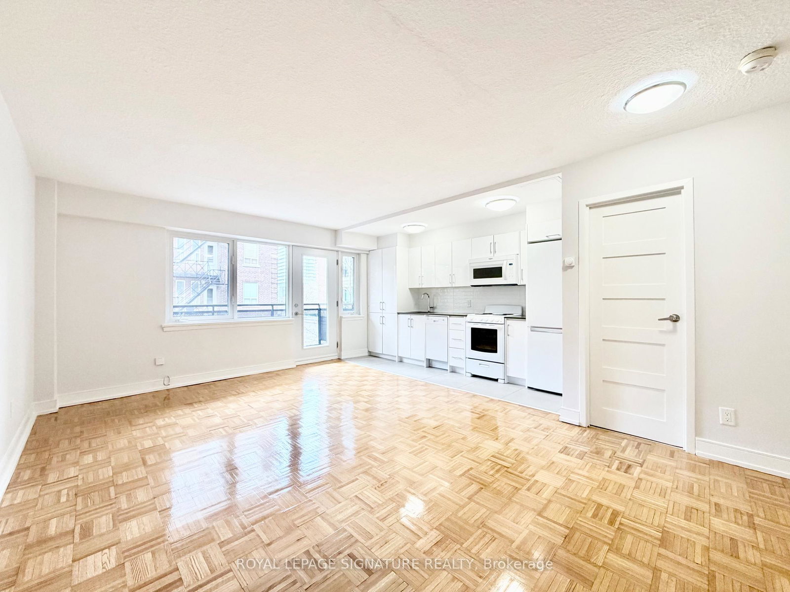 95-lawton-boulevard-toronto-ontario-c13069102