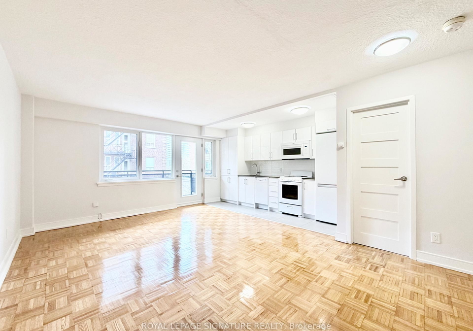 95-lawton-boulevard-toronto-ontario-c13069102