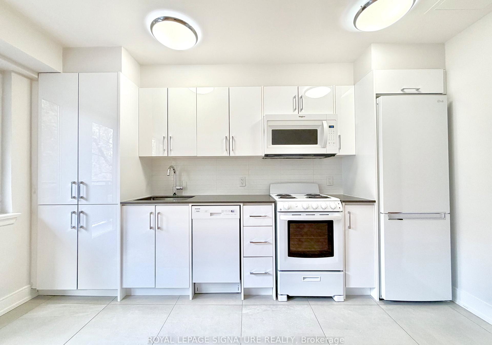 95-lawton-boulevard-toronto-ontario-c13069102