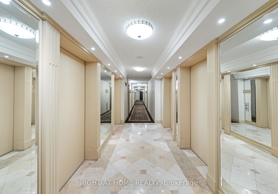 18-sommerset-way-north-york-ontario-c13069332