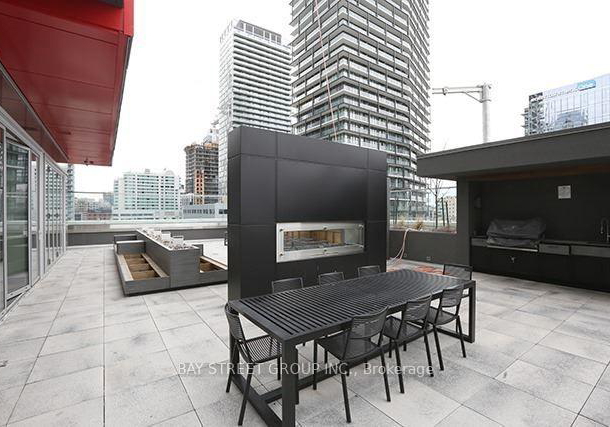 318-richmond-street-w-toronto-ontario-c13069588