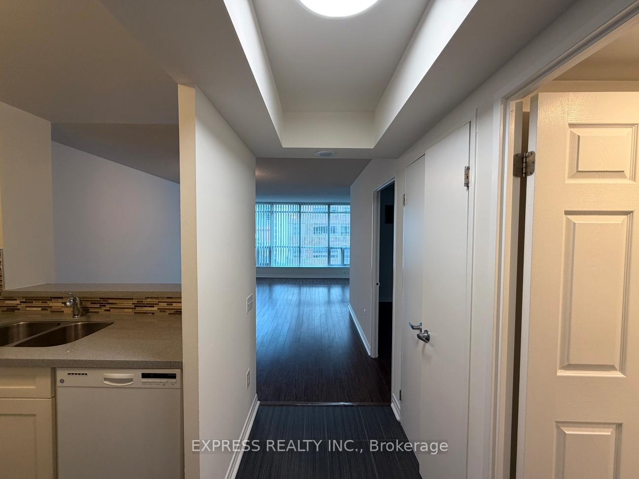 942-yonge-street-toronto-ontario-c13069780