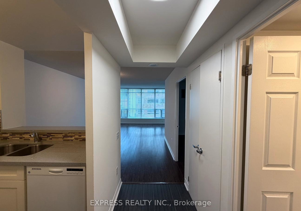 942-yonge-street-toronto-ontario-c13069780