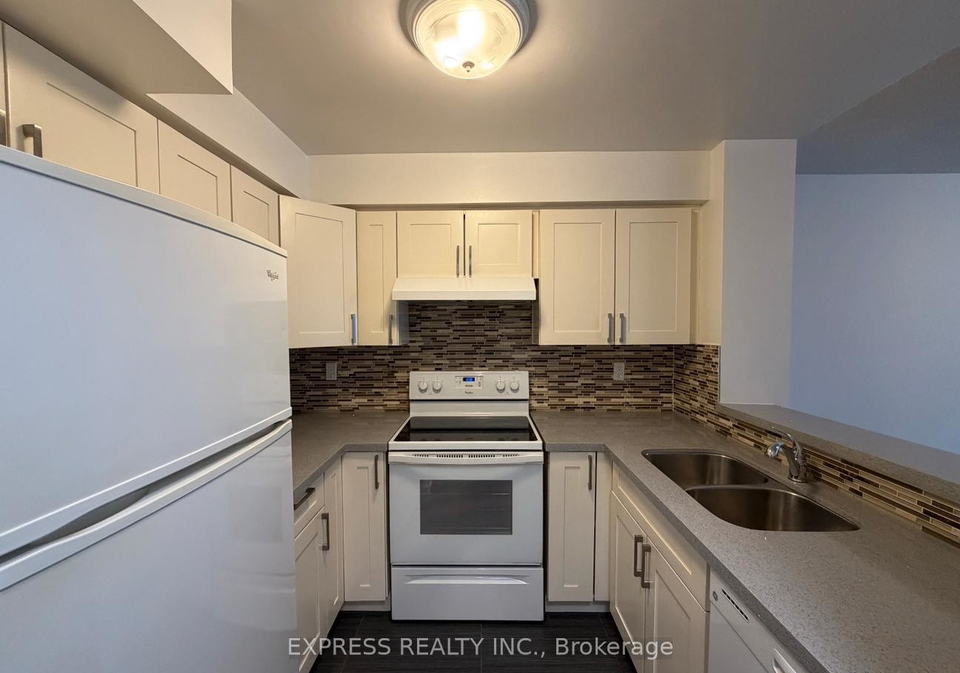 942-yonge-street-toronto-ontario-c13069780
