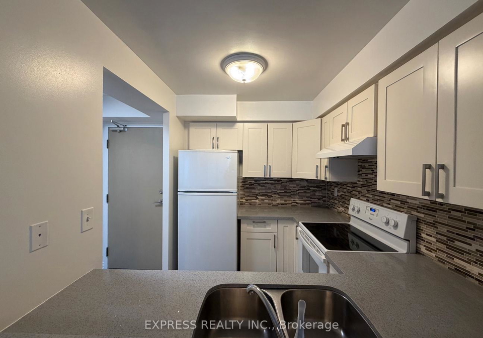 942-yonge-street-toronto-ontario-c13069780