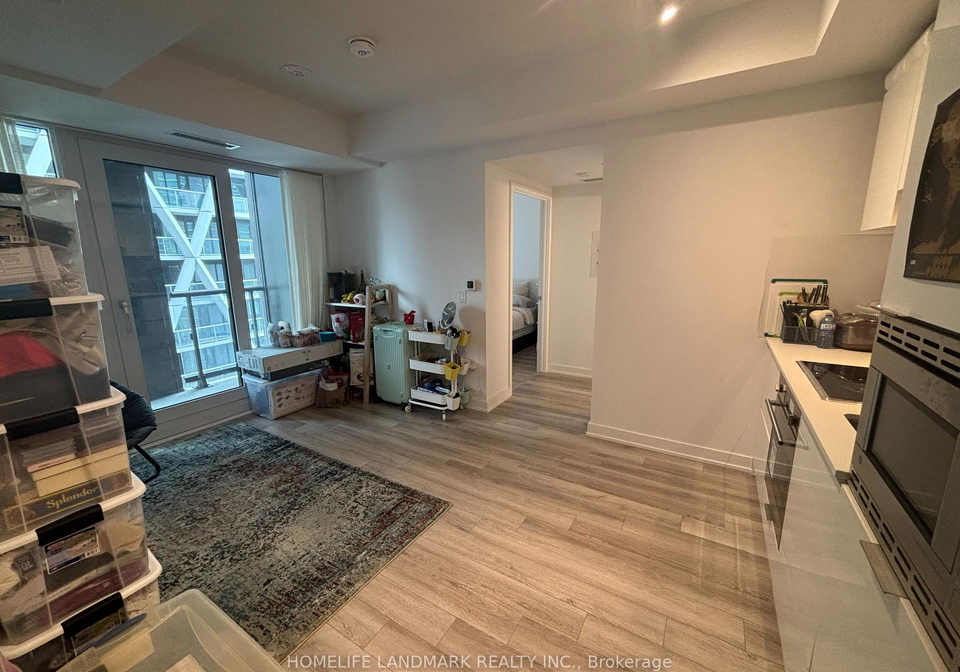 238-simcoe-street-toronto-ontario-c13070018