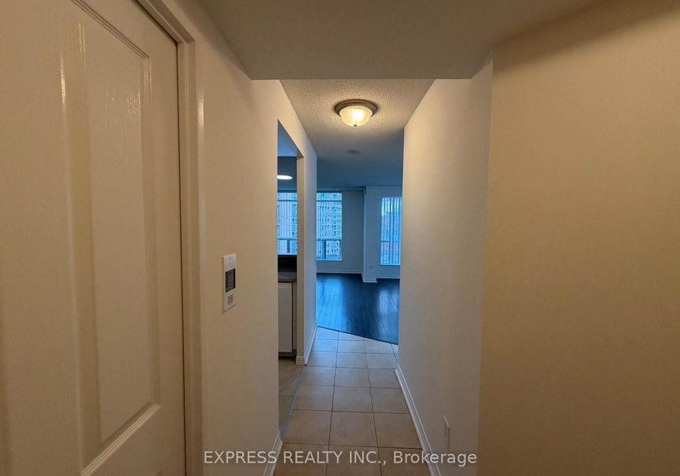 942-yonge-street-toronto-ontario-c13070060