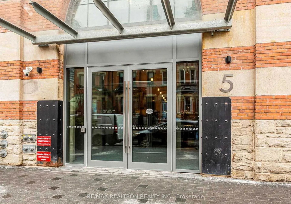 5-st-joseph-street-toronto-ontario-c13070332