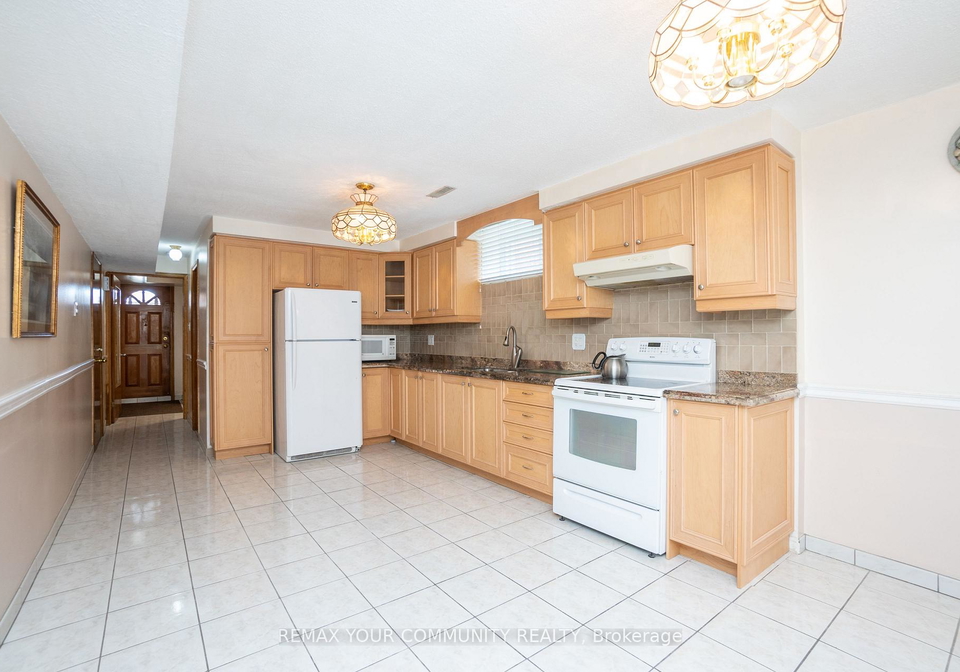 73-hickorynut-drive-north-york-ontario-c13070344