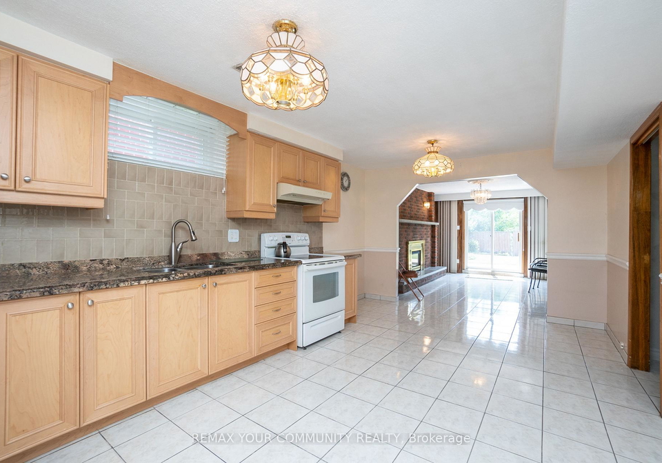 73-hickorynut-drive-north-york-ontario-c13070344