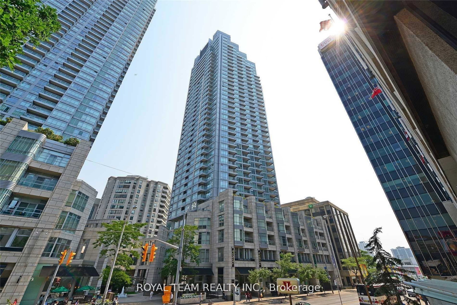 2181-yonge-street-toronto-ontario-c13070374