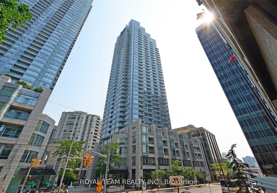2181-yonge-street-toronto-ontario-c13070374