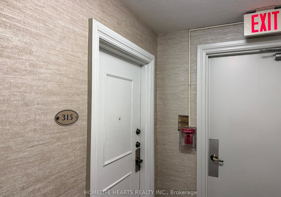 20-edgecliff-golfway-east-york-ontario-c13070566