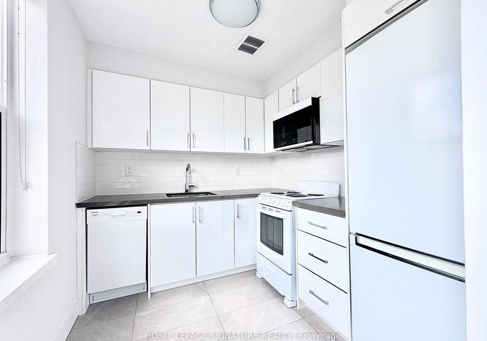 1545-bathurst-street-toronto-ontario-c13070672