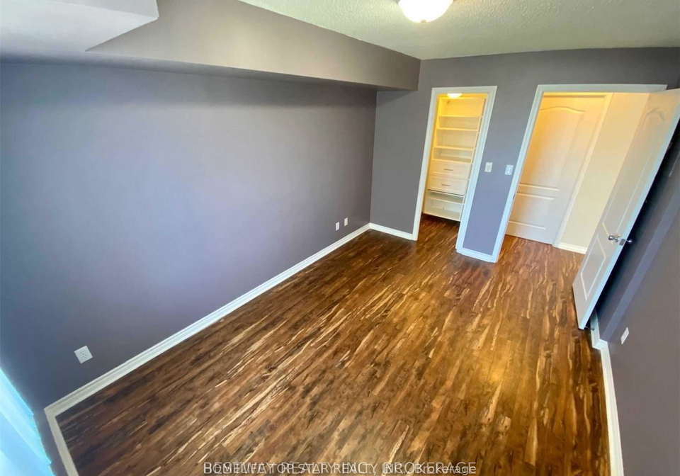 8-s-rean-drive-s-north-york-ontario-c13070856