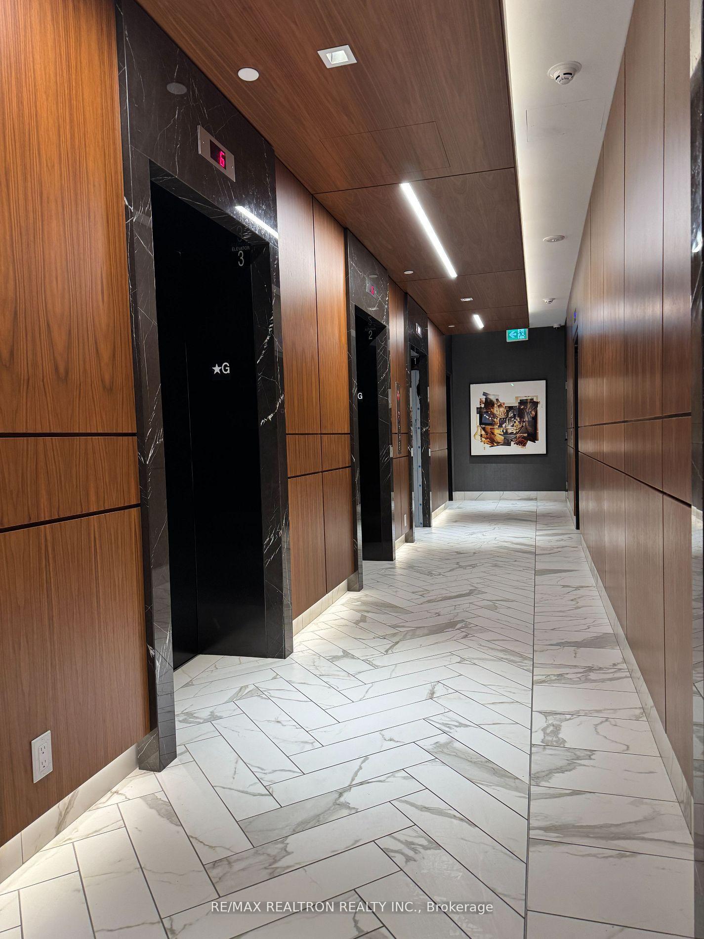 327-king-street-w-toronto-ontario-c13070872